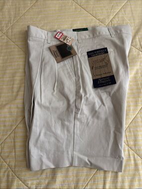Men’s Chino Style Shorts, waist 38, NWT